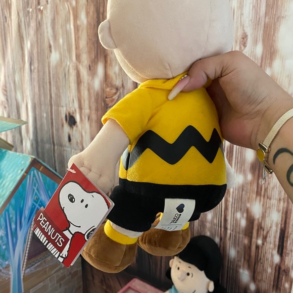 Charlie Brown and friends - Picture 5 of 5